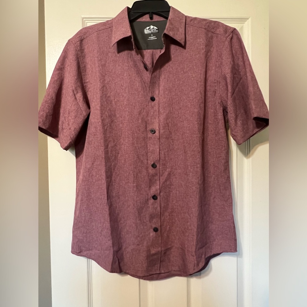 Men’s Pacific Outfitters lightweight short sleeve BD shirt size S